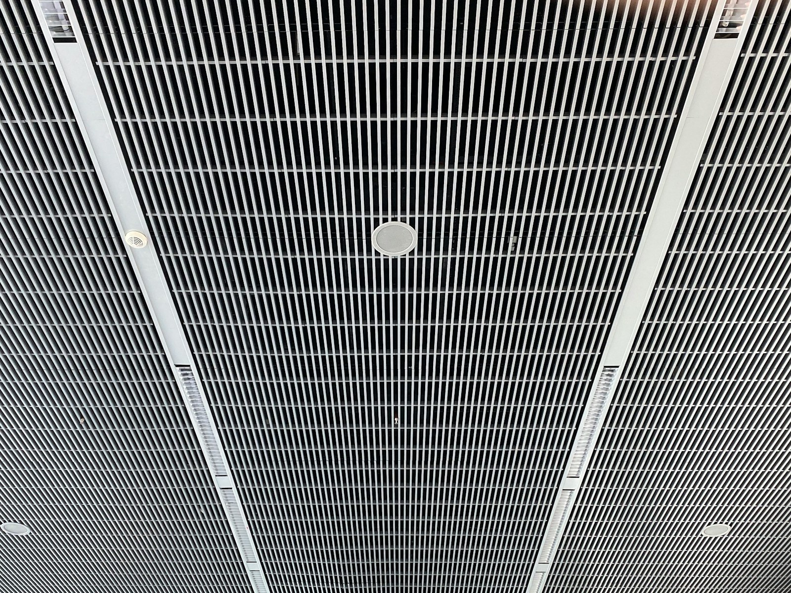 Commercial ceiling ventilation grid and ductwork system